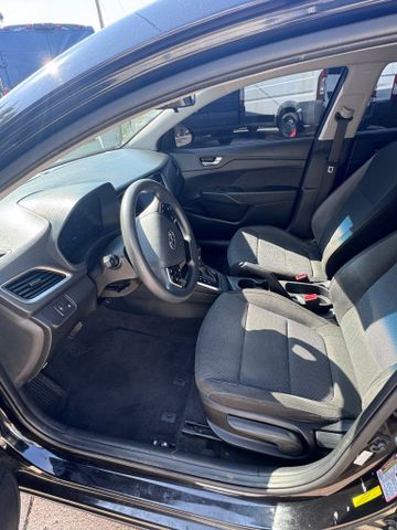 2018 Hyundai Accent Se Sedan 4d - Image 8