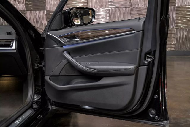 2018 Bmw 5 Series 530e Xdrive Iperformance Sedan 4d - Image 38