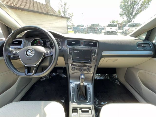 2016 Volkswagen E-golf - Image 26