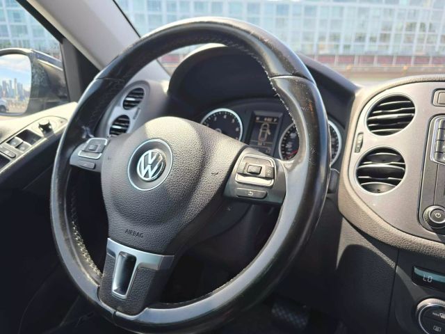 2017 Volkswagen Tiguan 2.0t Sel 4motion Sport Utility 4d - Image 29