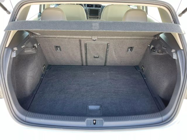 2016 Volkswagen E-golf - Image 15
