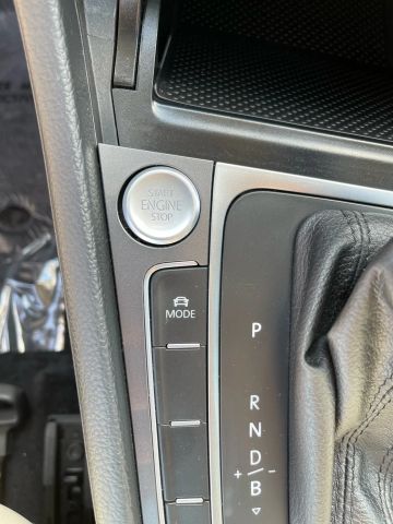 2016 Volkswagen E-golf - Image 44