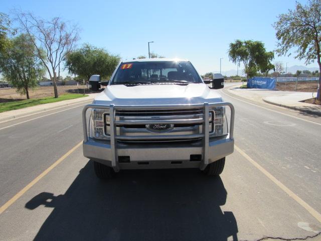 2017 Ford F-350 Super Duty Lariat photo 3