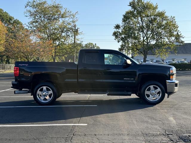 2015 Chevrolet Silverado 2500HD LT photo 5