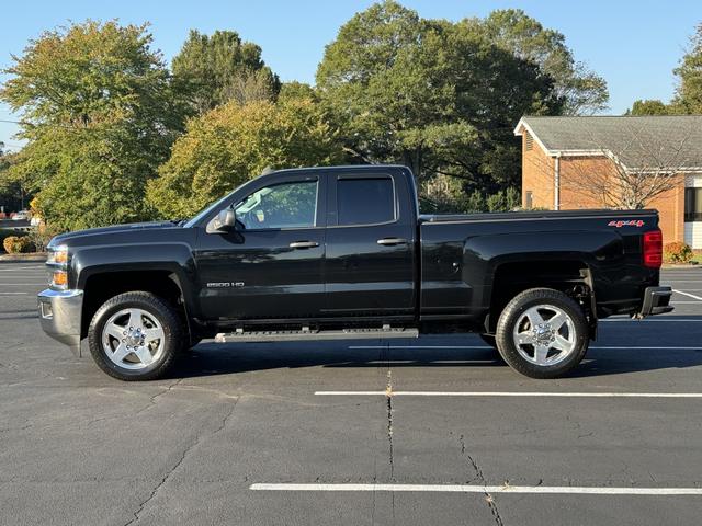 2015 Chevrolet Silverado 2500HD LT photo 2