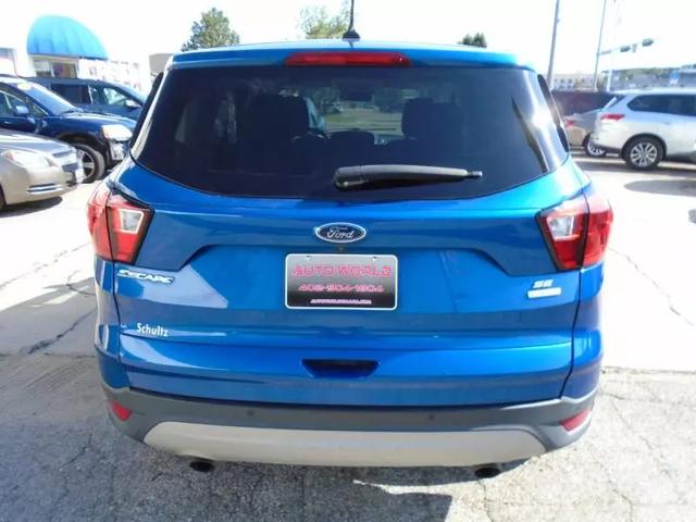 2019 Ford Escape SE photo 3