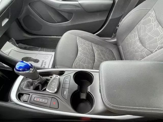 2017 Chevrolet Volt - Image 37