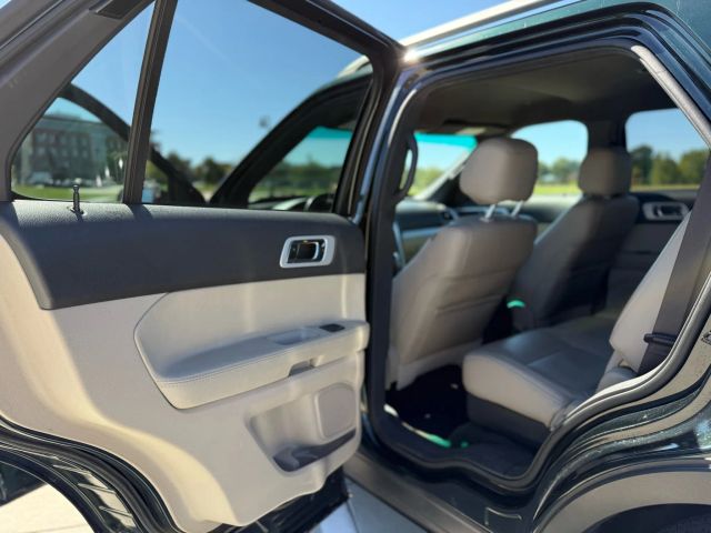 2013 Ford Explorer - Image 16