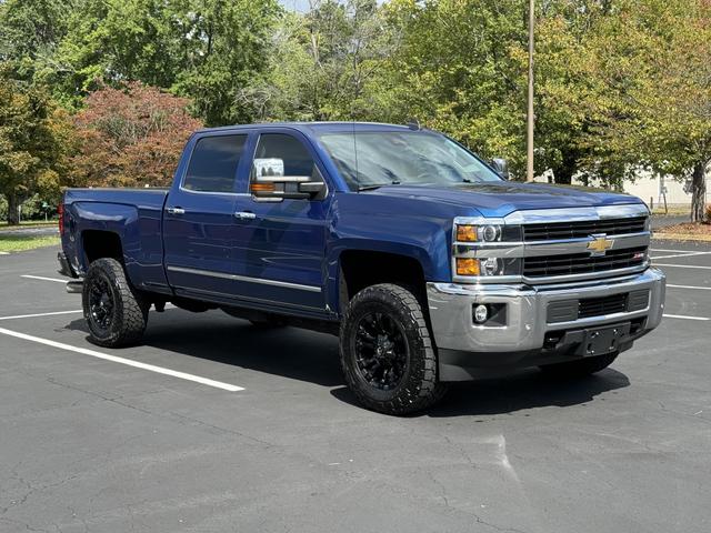 2016 Chevrolet Silverado 2500HD LTZ photo 4