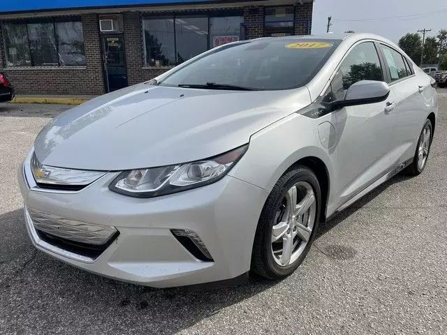 2017 Chevrolet Volt - Image 14