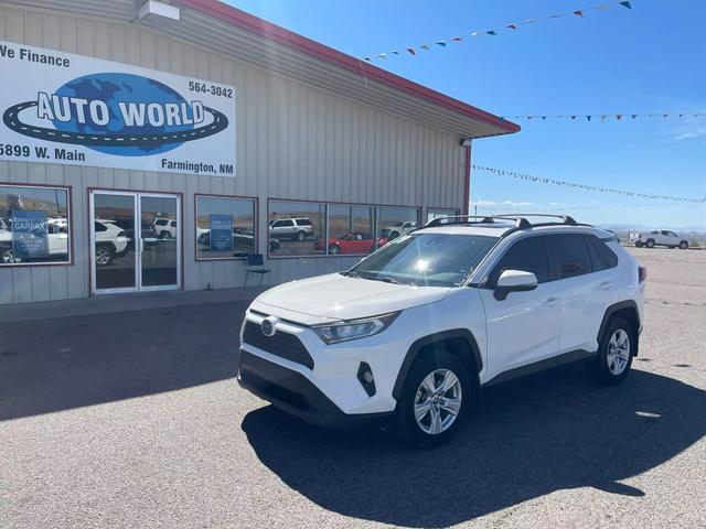 2019 Toyota RAV4 XLE photo 8