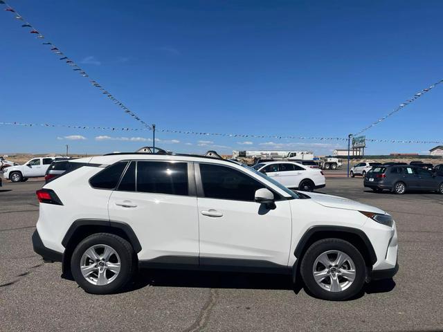 2019 Toyota RAV4 XLE photo 2