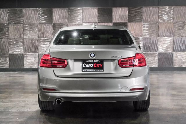 2018 Bmw 3 Series 320i Sedan 4d - Image 10
