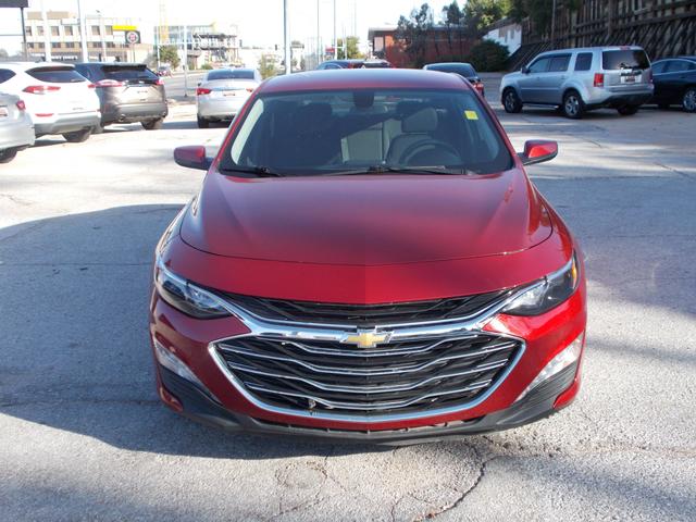 2019 Chevrolet Malibu LT photo 2