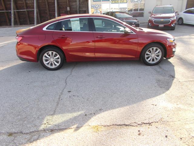 2019 Chevrolet Malibu LT photo 4