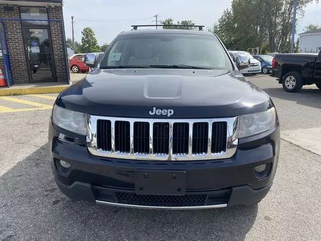 2011 Jeep Grand Cherokee - Image 18