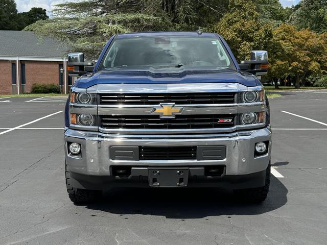 2016 Chevrolet Silverado 2500HD LTZ photo 3