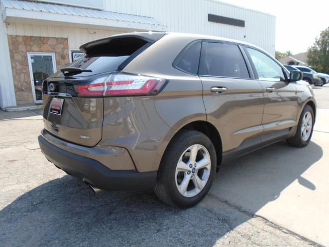 2019 Ford Edge SE photo 2