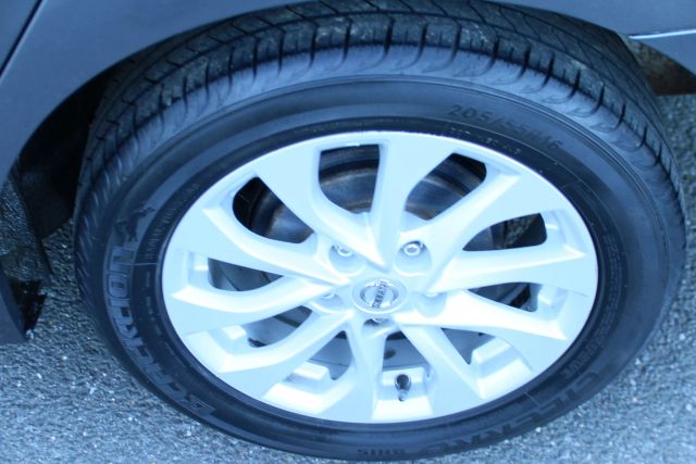 2018 Nissan Sentra - Image 29