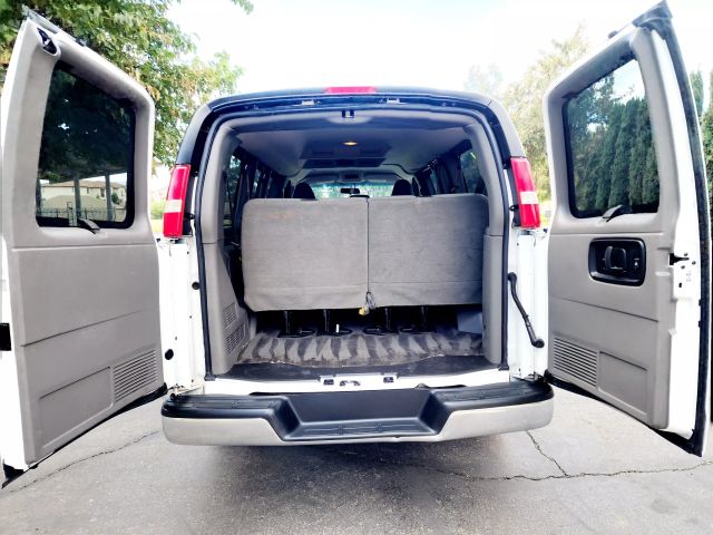 2018 Chevrolet Express 2500 Passenger - Image 41