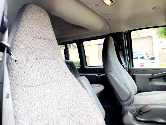 2018 Chevrolet Express 2500 Passenger - Image 29