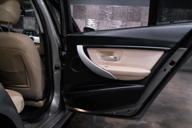 2018 Bmw 3 Series 320i Sedan 4d - Image 39