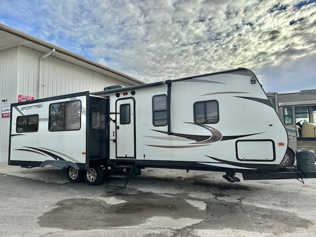 2016 Sporttrek Venture - Image 2