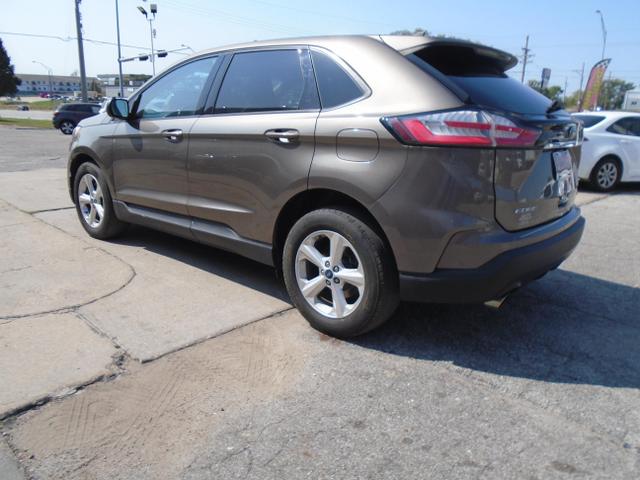 2019 Ford Edge SE photo 4