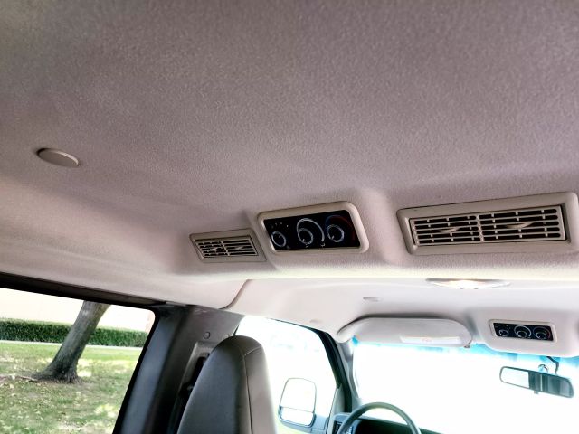 2018 Chevrolet Express 2500 Passenger - Image 35