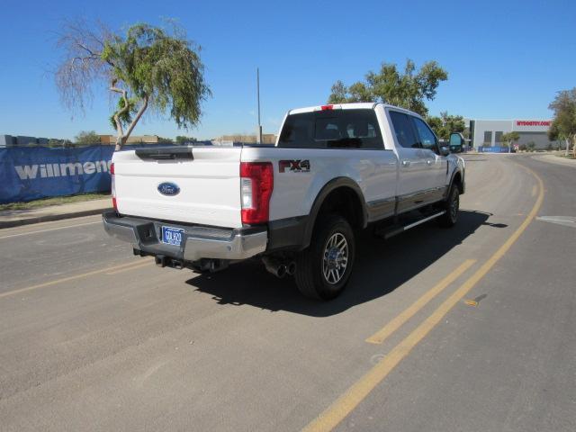 2017 Ford F-350 Super Duty Lariat photo 6