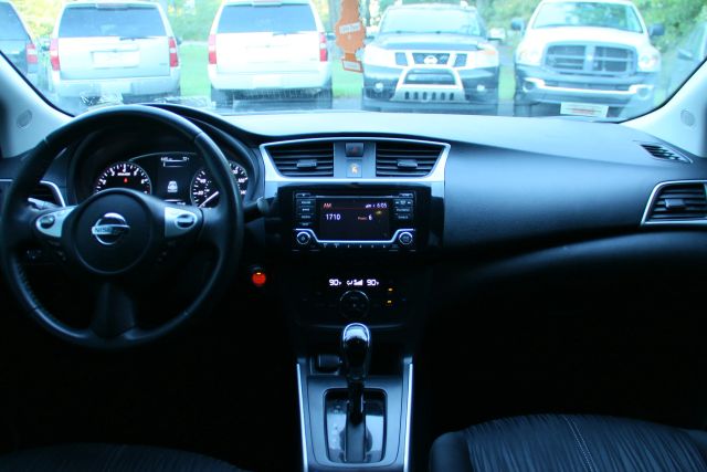 2018 Nissan Sentra - Image 20