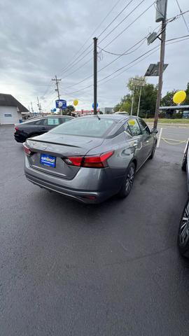 2024 Nissan Altima SV photo 2