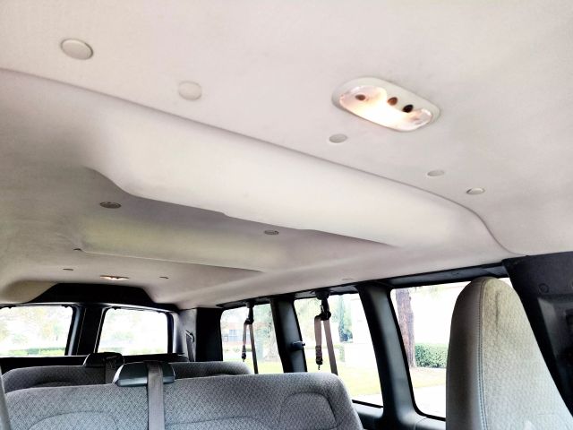 2018 Chevrolet Express 2500 Passenger - Image 28
