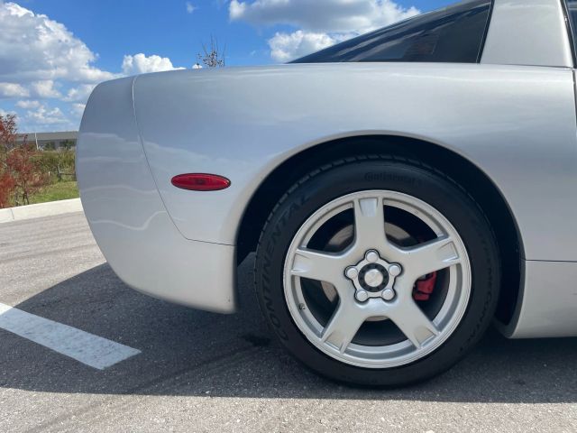 1998 Chevrolet Corvette - Image 13