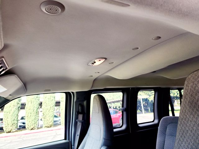2018 Chevrolet Express 2500 Passenger - Image 12