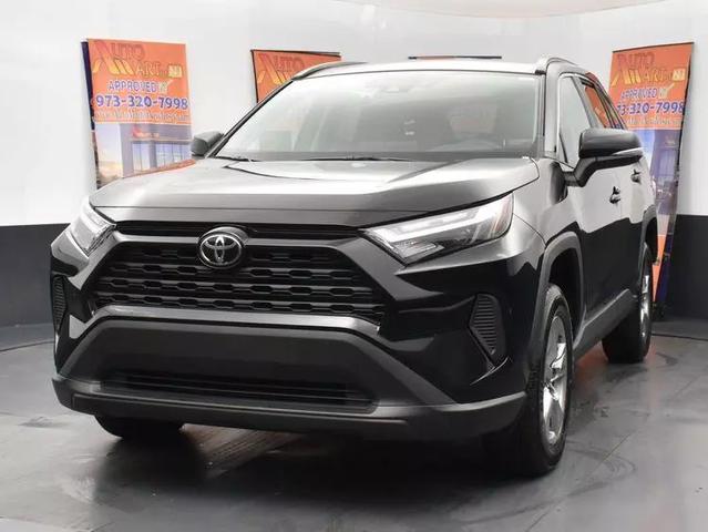 2024 Toyota RAV4 XLE photo 40