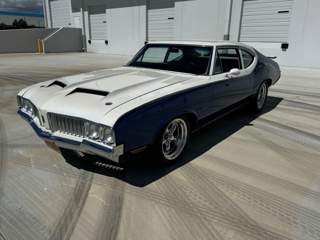 1970 Oldsmobile Cutlass - Image 3