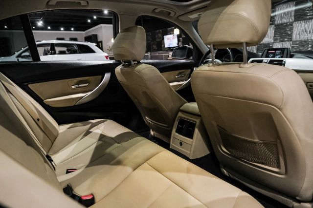 2018 Bmw 3 Series 320i Sedan 4d - Image 30