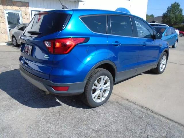 2019 Ford Escape SE photo 2