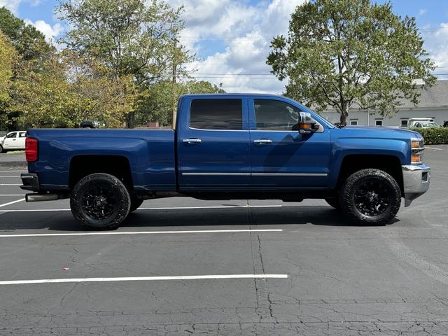 2016 Chevrolet Silverado 2500HD LTZ photo 5