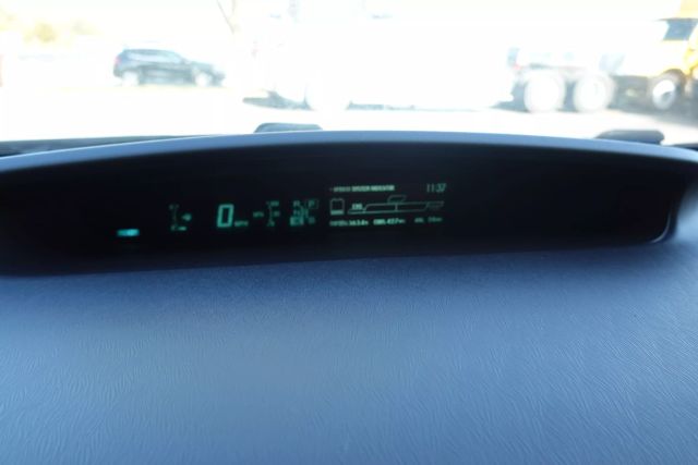 2011 Toyota Prius - Image 13