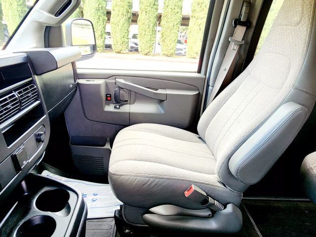 2018 Chevrolet Express 2500 Passenger - Image 21