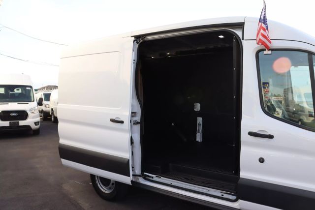 2018 Ford Transit 150 Van - Image 10