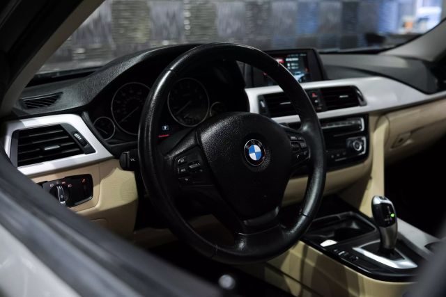 2018 Bmw 3 Series 320i Sedan 4d - Image 13