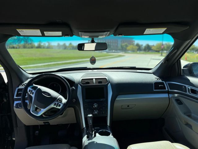 2013 Ford Explorer - Image 13