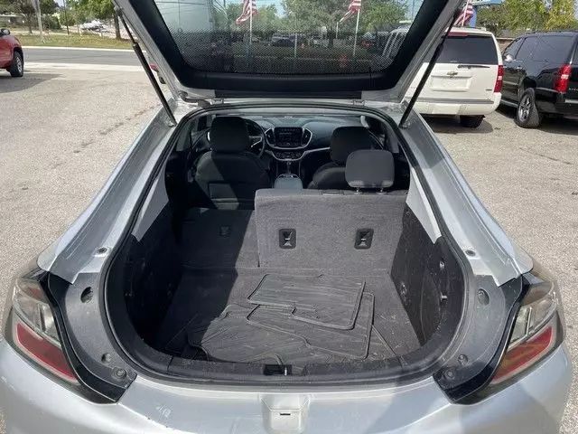 2017 Chevrolet Volt - Image 26