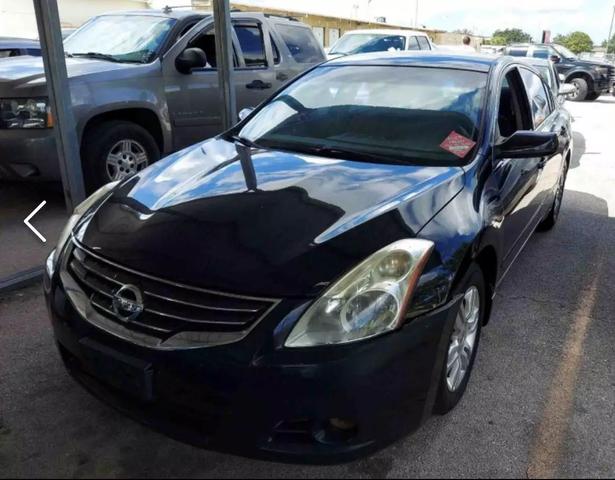 2011 Chevrolet Malibu 2LT photo 9