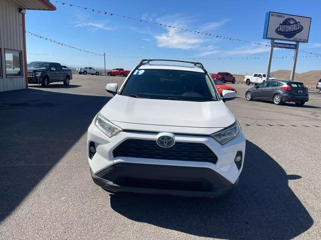 2019 Toyota RAV4 XLE photo 9