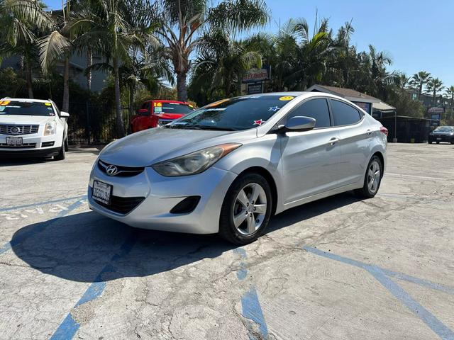 2013 Hyundai Elantra GLS photo 3