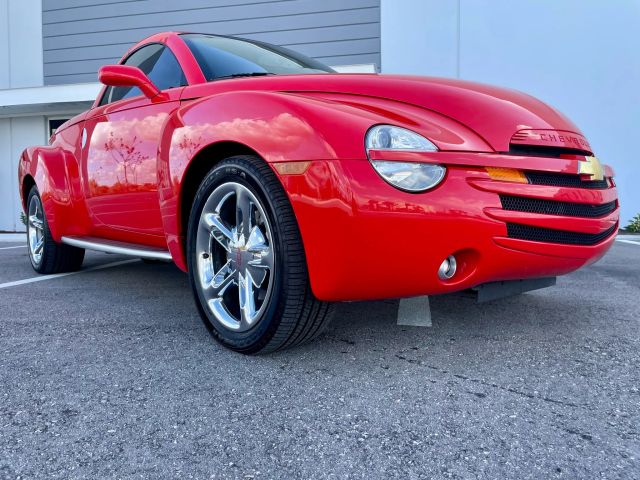 2003 Chevrolet Ssr - Image 2